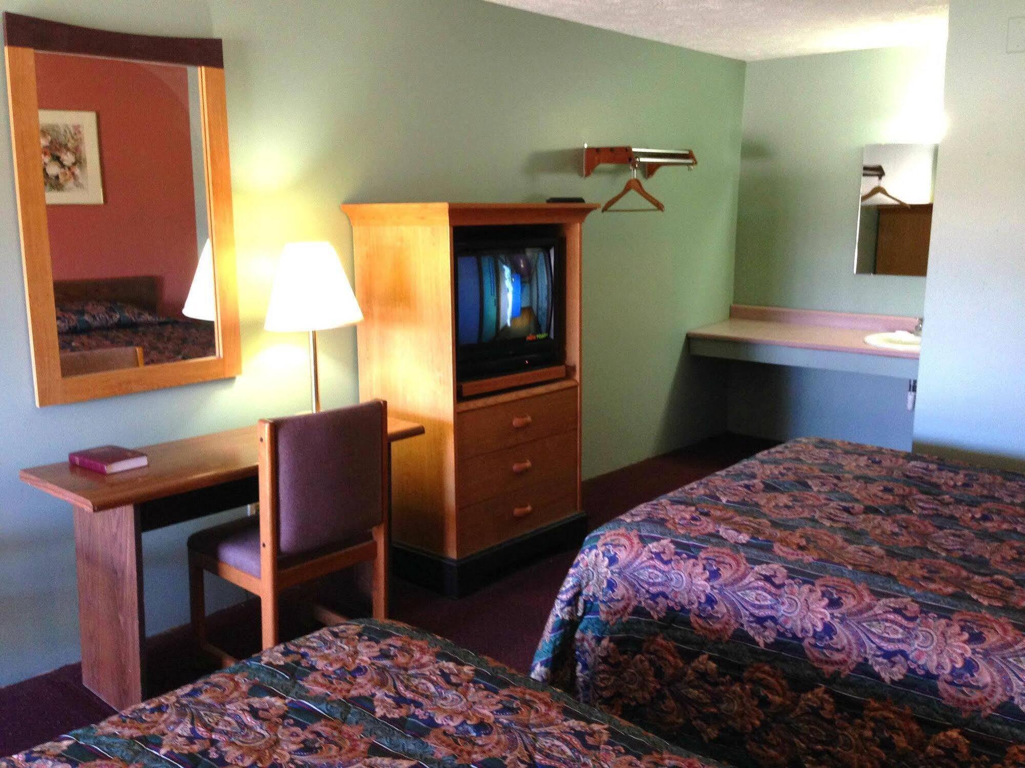 Key West Inn - Hobart Merrillville Bagian luar foto