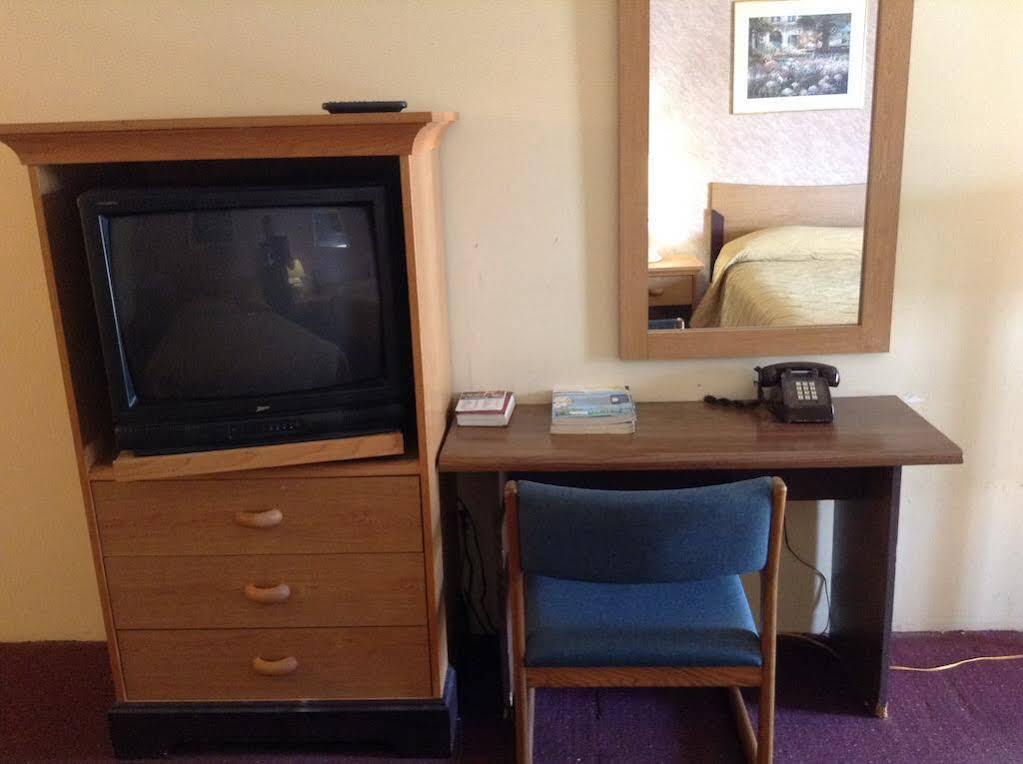 Key West Inn - Hobart Merrillville Bagian luar foto